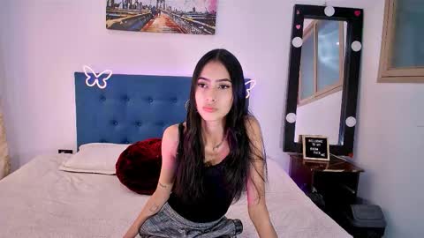 Snapshot of amberx_sweet chatting on 10.06.25 Amber online show from 10.06.25