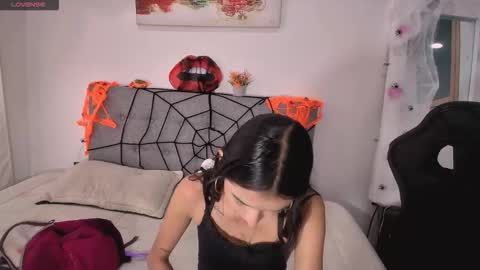 Snapshot of amberx_sweet chatting on 10.23.25 Amber online show from 10.23.25