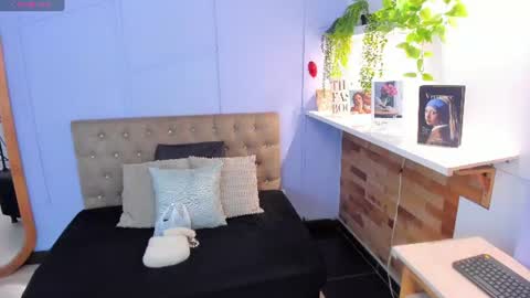 Snapshot of amelia_adms chatting on 07.18.26 Amelia Adams online show from 07.18.26