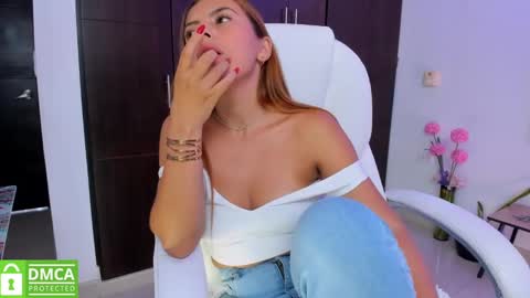 Snapshot of amelia_chillvibes chatting on 01.07.25 AMELIA online show from 01.07.25