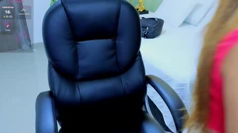 Snapshot of amelia_chillvibes chatting on 10.13.25 AMELIA online show from 10.13.25