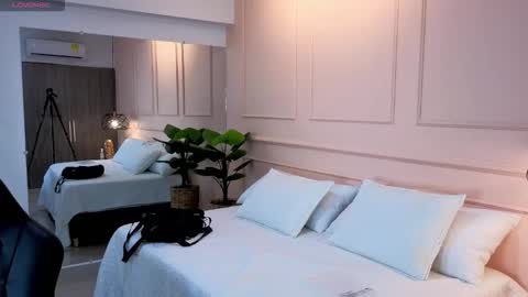 AMELIA online show from 12.17.25