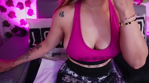 Snapshot of amelia_lov chatting on 01.31.25 Amelia online show from 01.31.25
