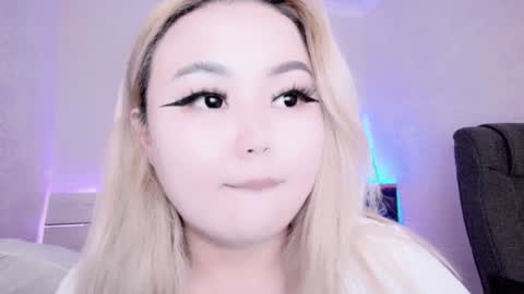 Snapshot of amelia_sunlight chatting on 12.11.24 Amelia online show from 12.11.24