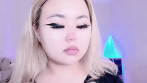 Snapshot of amelia_sunlight chatting on 12.16.24 Amelia online show from 12.16.24