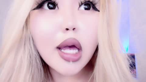 Snapshot of amelia_sunlight chatting on 12.28.24 Amelia online show from 12.28.24