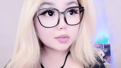 Snapshot of amelia_sunlight chatting on 01.22.25 Amelia online show from 01.22.25