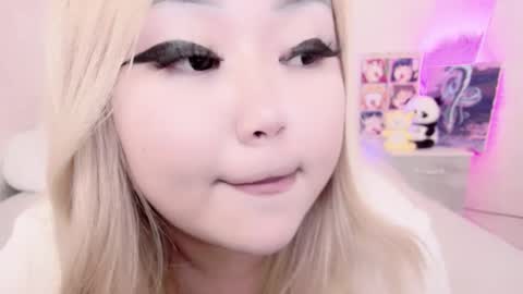 Snapshot of amelia_sunlight chatting on 02.19.25 Amelia online show from 02.19.25