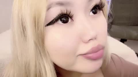 Snapshot of amelia_sunlight chatting on 02.28.25 Amelia online show from 02.28.25