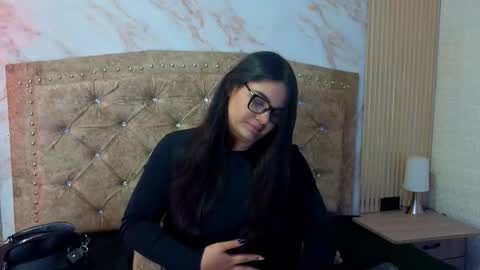 AMELIA CASTELL  online show from 03.22.26