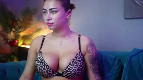 Snapshot of ameliajupiter chatting on 11.11.25 Amelia online show from 11.11.25