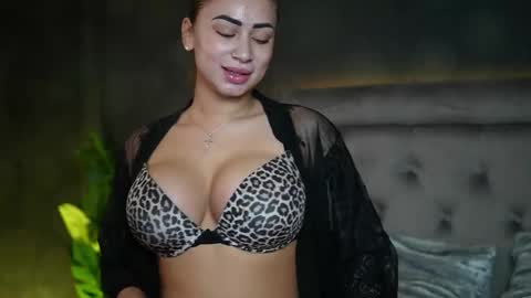 Snapshot of ameliajupiter chatting on 11.17.25 Amelia online show from 11.17.25