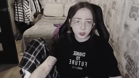 Snapshot of ameliakamishiro chatting on 12.15.24 Amelia online show from 12.15.24