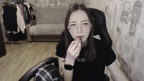 Snapshot of ameliakamishiro chatting on 01.10.25 Amelia online show from 01.10.25