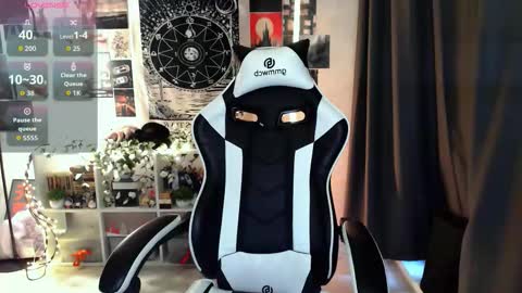 Snapshot of ameliameadd chatting on 11.24.25 Amelia online show from 11.24.25