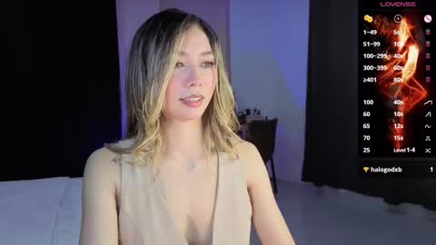 Snapshot of amelieaxie chatting on 10.29.25 Isabella online show from 10.29.25