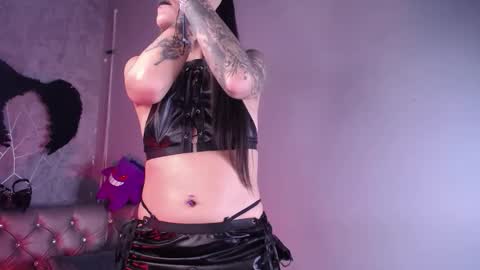 AMELIEROUS .. see you tomorrow  kisses online show from 11.14.25