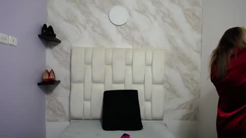 Amell Thomson online show from 01.09.25