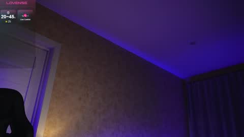 Snapshot of amelyxxx chatting on 12.20.24 Amy online show from 12.20.24