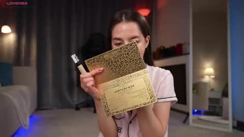 Snapshot of amelyxxx chatting on 10.10.25 Amy online show from 10.10.25