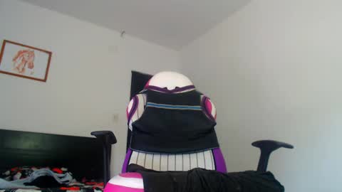 Snapshot of american_challenges chatting on 02.06.25 miguel online show from 02.06.25