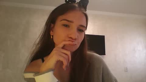 Julia  online show from 09.22.25