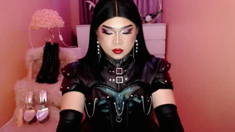Queen Mireska online show from 09.14.25