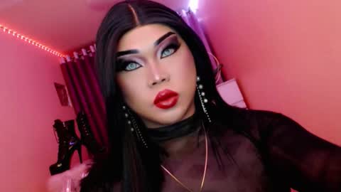 Queen Mireska online show from 11.10.25