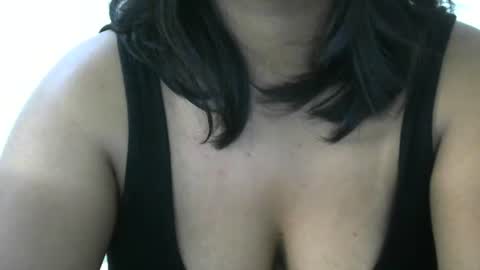 Snapshot of amichouu chatting on 11.26.25 amichouu online show from 11.26.25