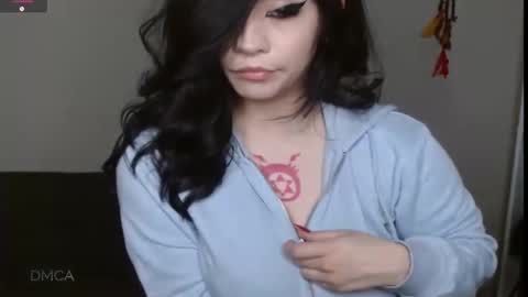 Snapshot of amilustxx chatting on 12.14.25 amilust online show from 12.14.25