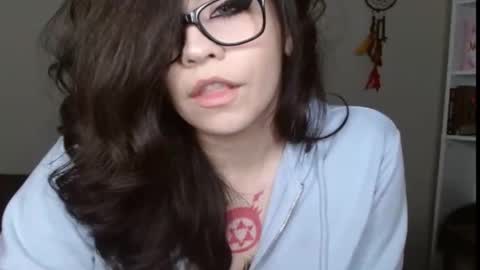 Snapshot of amilustxx chatting on 12.22.25 amilust online show from 12.22.25