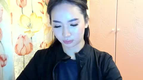 Snapshot of amina_artin chatting on 09.29.25 Amina online show from 09.29.25