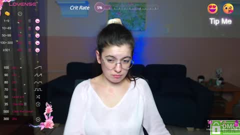 Snapshot of aminabeatris chatting on 02.01.25 Amina online show from 02.01.25