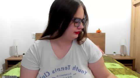 Amira Vyxen online show from 11.15.25