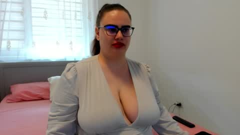 Amira Vyxen online show from 04.20.26