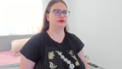 Amira Vyxen online show from 06.30.26