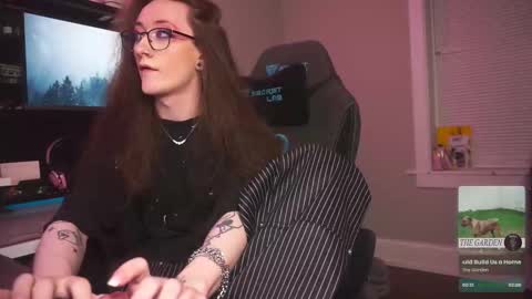   Am-er-in online show from 11.08.25