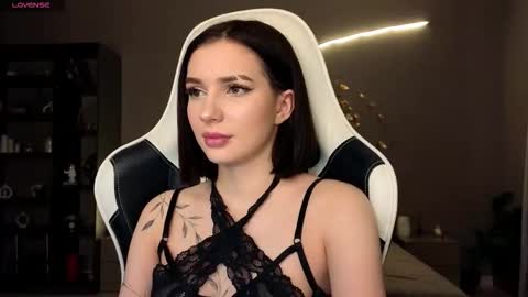 Snapshot of ammy_cumwme chatting on 11.15.25 Ammy dont forget to thumbs up me online show from 11.15.25