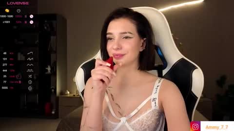 Snapshot of ammy_cumwme chatting on 12.17.25 Ammy dont forget to thumbs up me online show from 12.17.25