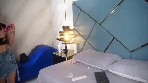 Snapshot of ammy_durand chatting on 02.26.26 ammy durand online show from 02.26.26