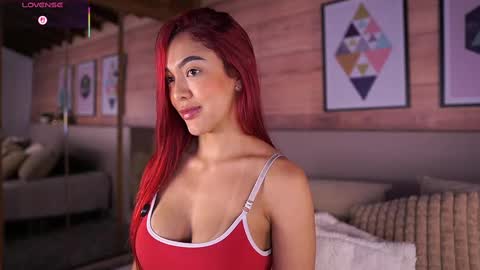 Snapshot of ammyscott1 chatting on 10.08.25 Ammy Scott online show from 10.08.25