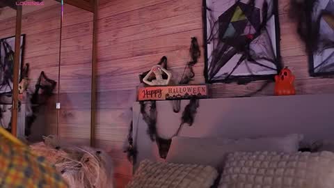 Snapshot of ammyscott1 chatting on 10.23.25 Ammy Scott online show from 10.23.25