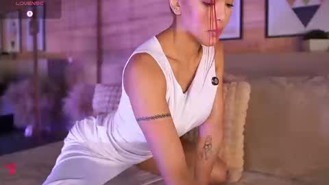 Snapshot of ammyscott1 chatting on 11.14.25 Ammy Scott online show from 11.14.25