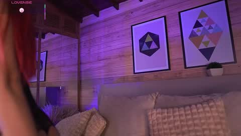 Snapshot of ammyscott1 chatting on 11.26.25 Ammy Scott online show from 11.26.25