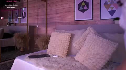 Snapshot of ammyscott1 chatting on 12.05.25 Ammy Scott online show from 12.05.25