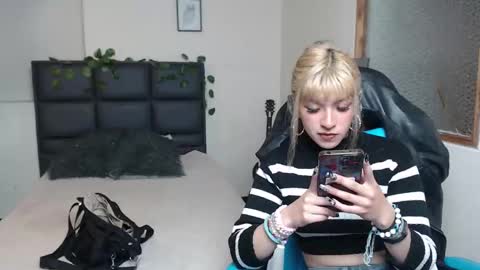 Amnesia online show from 11.22.25