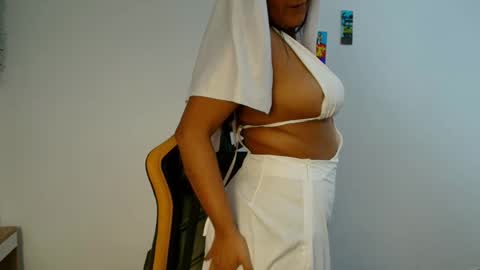 Snapshot of amonet_23 chatting on 10.16.25 amonet 23 online show from 10.16.25