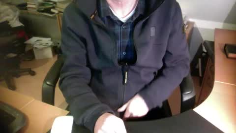 Snapshot of amor2200 chatting on 12.16.24 Amor2200 online show from 12.16.24