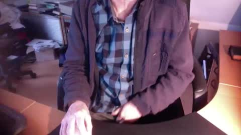 Snapshot of amor2200 chatting on 12.17.24 Amor2200 online show from 12.17.24