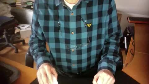 Snapshot of amor2200 chatting on 12.25.24 Amor2200 online show from 12.25.24